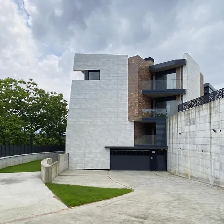 Mantulene - Basque Апартаменти